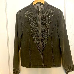 ☑️ Chicos Platinum Ladies Jean Jacket Sz 1 Gray Embellished Beaded Long Sleeve🌚